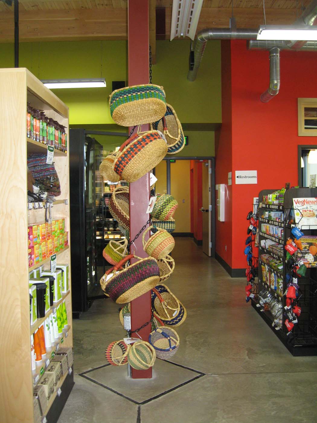 Chain displays allow stores to maximize their merchandising space