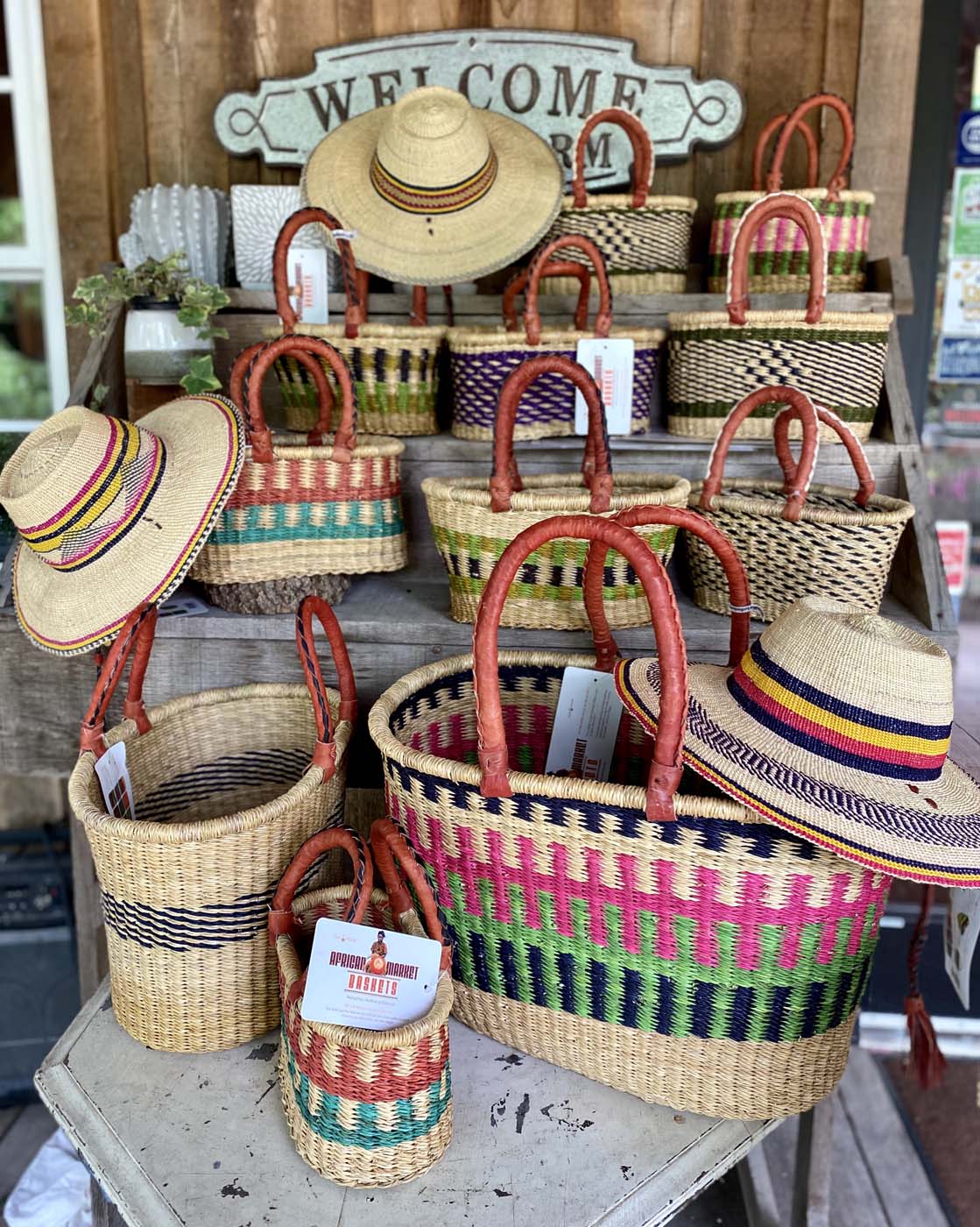 Baskets adapt to any type of display